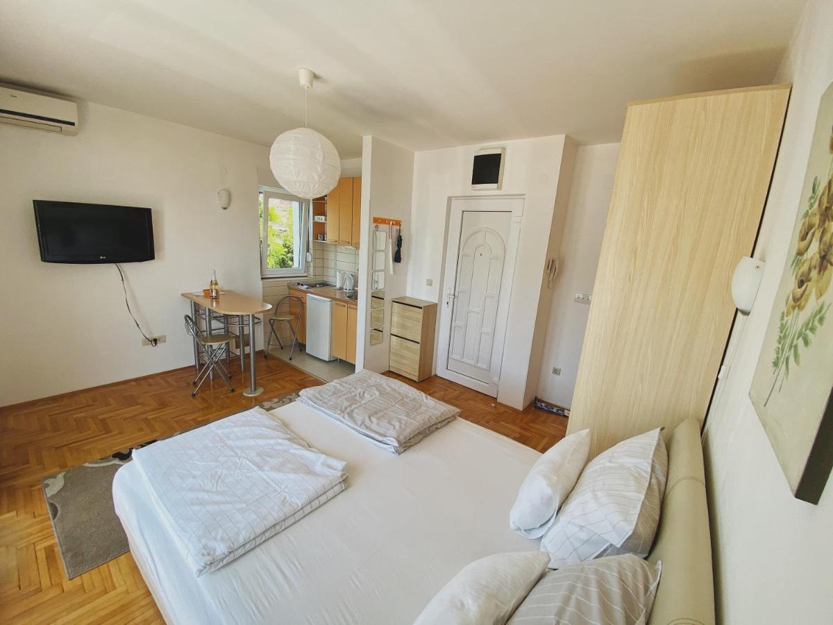 Apartments Bellevue - Otasevic แฮร์เซ็ก-โนวี ภายนอก รูปภาพ