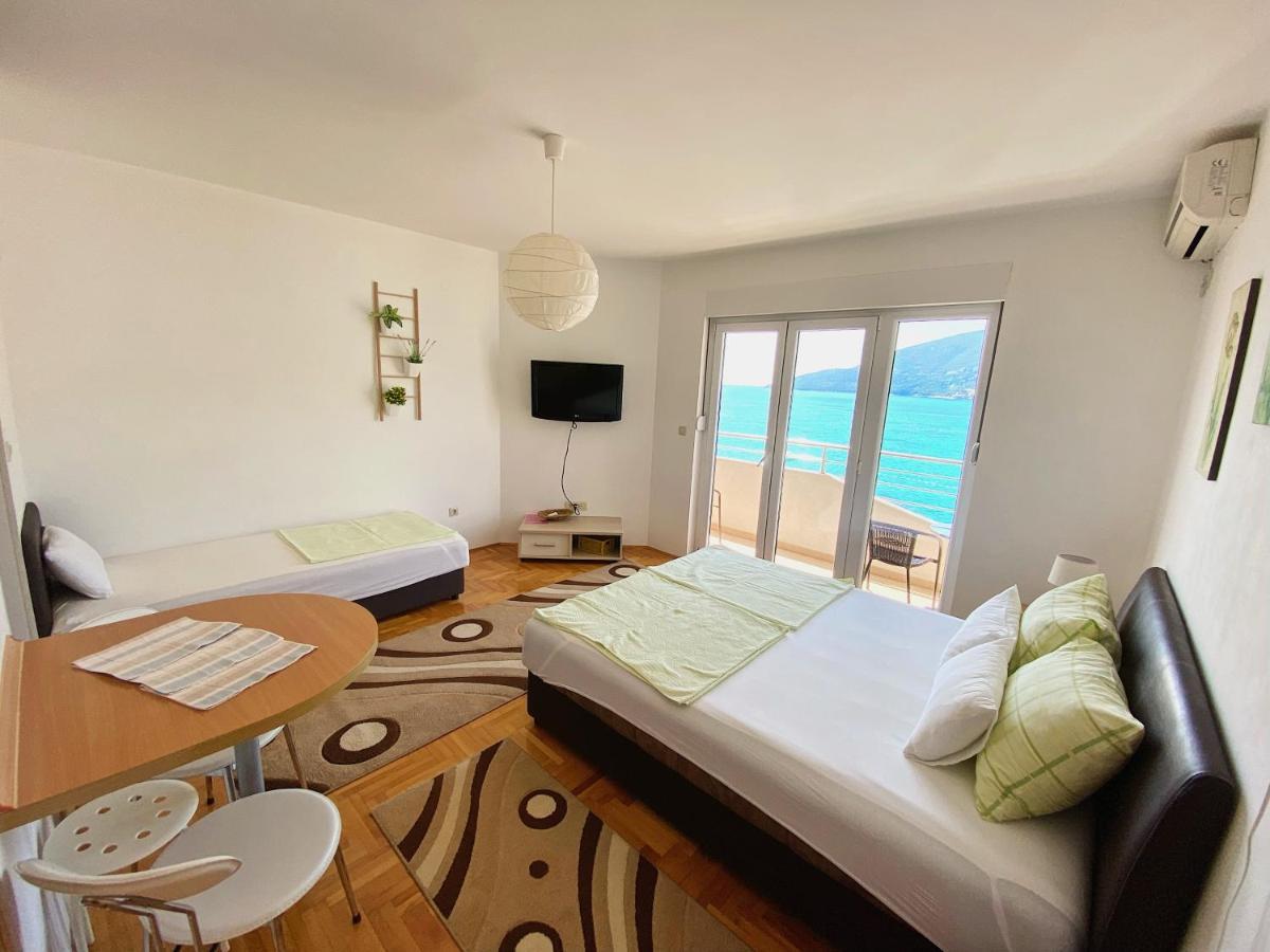 Apartments Bellevue - Otasevic แฮร์เซ็ก-โนวี ภายนอก รูปภาพ