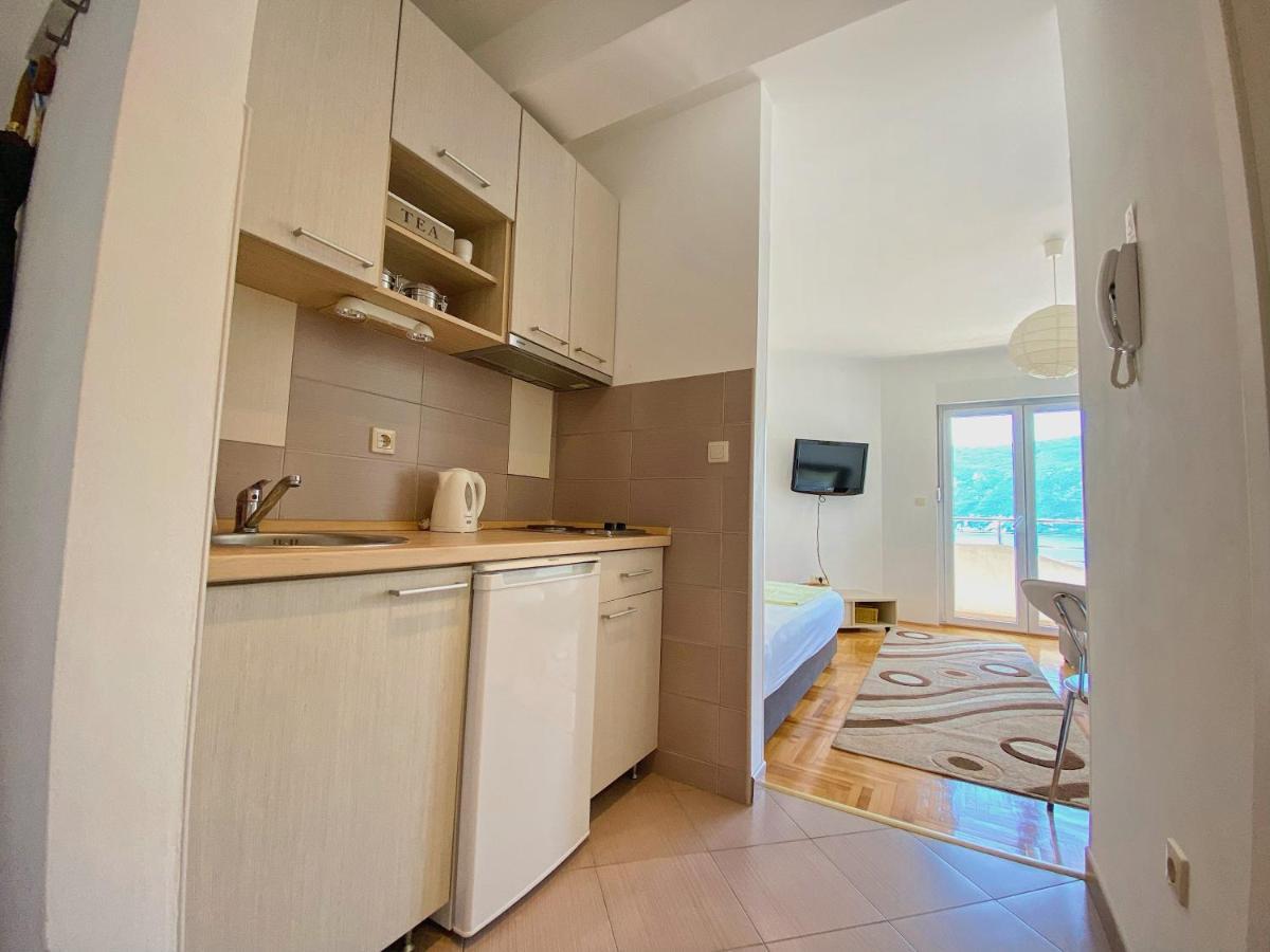 Apartments Bellevue - Otasevic แฮร์เซ็ก-โนวี ภายนอก รูปภาพ
