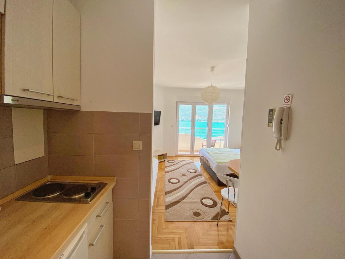 Apartments Bellevue - Otasevic แฮร์เซ็ก-โนวี ภายนอก รูปภาพ