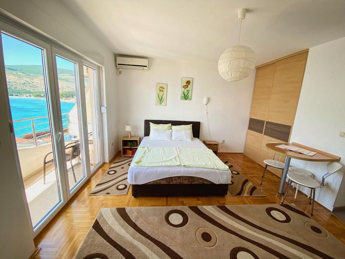 Apartments Bellevue - Otasevic แฮร์เซ็ก-โนวี ภายนอก รูปภาพ