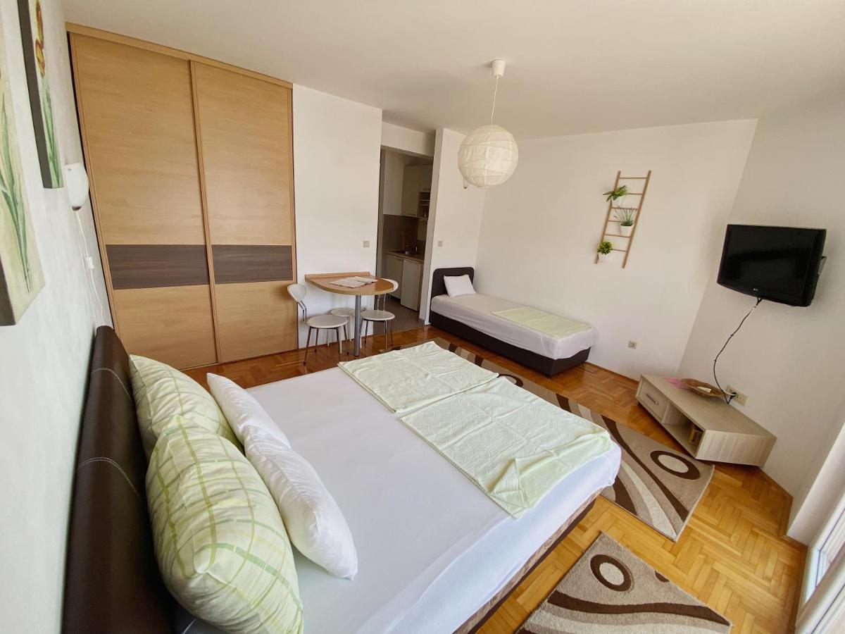 Apartments Bellevue - Otasevic แฮร์เซ็ก-โนวี ภายนอก รูปภาพ